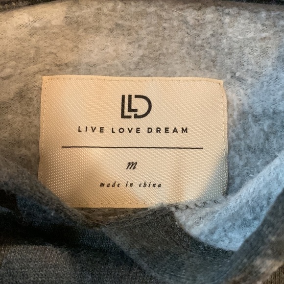 Cropped camouflage hooded sweatshirt - Picture 2 of 3